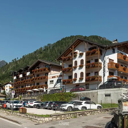 Family Hotel La Perla-2